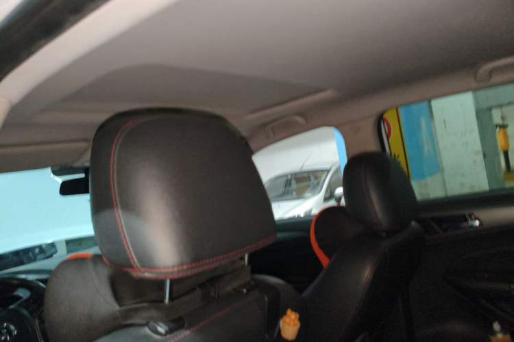 Used CHANGAN CS75 2015 1.8T Automatic 4x4 Prestige Model China V Emission Standard Headliner