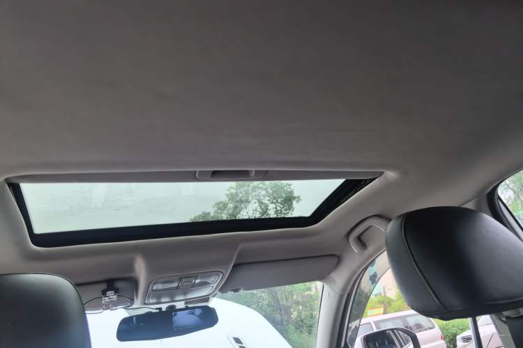Used CHANGAN CS75 2015 1.8T Automatic All-Wheel Drive Elite Version China IV Standard Headliner