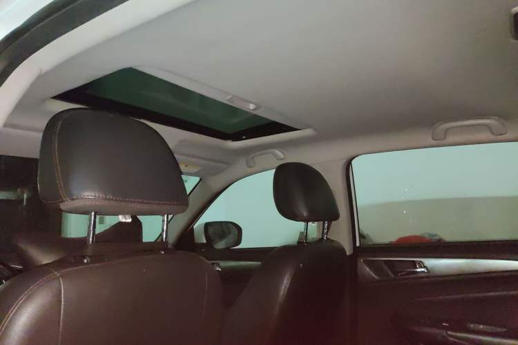 Used CHANGAN CS75 2015 1.8T Automatic 4x4 Prestige Model China V Emission Standard Headliner