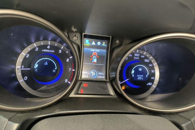 Used CHANGAN CS75 2015 1.8T Automatic 4x4 Elite Model China V Standard Instrument Cluster