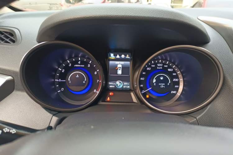 Used CHANGAN CS75 2015 1.8T Automatic All-Wheel Drive Elite Version China IV Standard Instrument Cluster