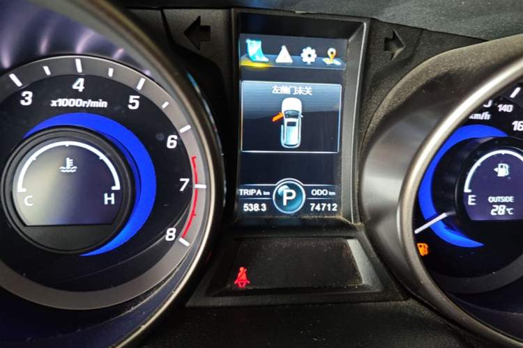 Used CHANGAN CS75 2015 1.8T Automatic All-Wheel Drive Elite Version China IV Standard Instrument Cluster
