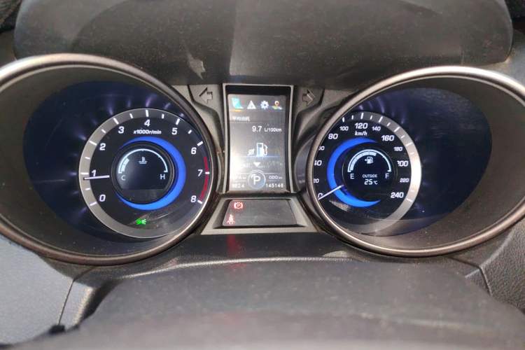 Used CHANGAN CS75 2015 1.8T Automatic 4x4 Elite Model China V Standard Instrument Cluster