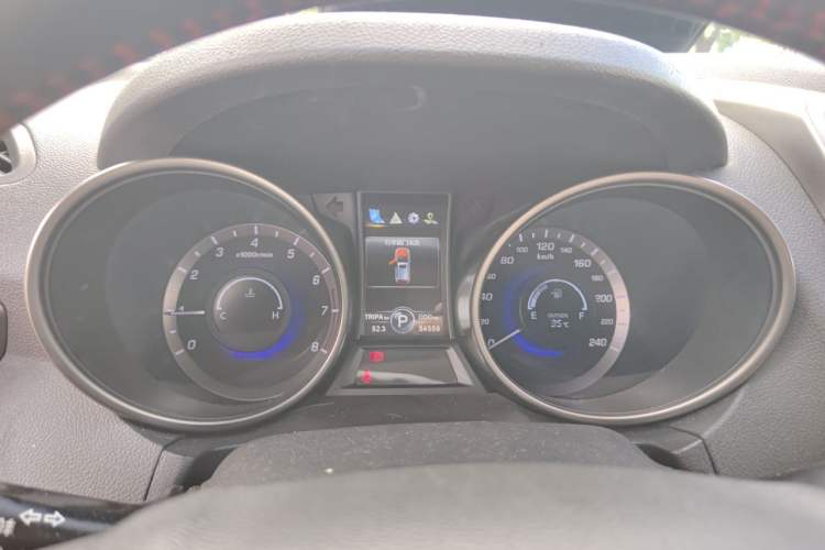 Used CHANGAN CS75 2015 1.8T Automatic All-Wheel Drive Elite Version China IV Standard Instrument Cluster