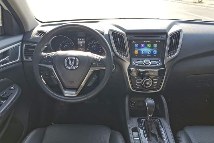 Used CHANGAN CS75 2015 1.8T Automatic All-Wheel Drive Elite Version China IV Standard Interior 2