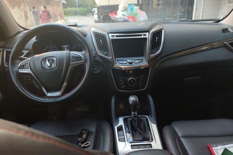 Used CHANGAN CS75 2015 1.8T Automatic 4x4 Prestige Model China V Emission Standard Interior 2