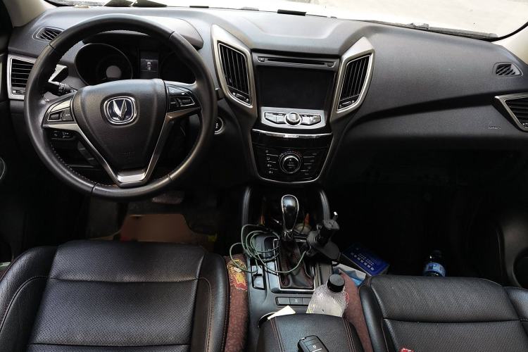 Used CHANGAN CS75 2015 1.8T Automatic All-Wheel Drive Elite Version China IV Standard Interior 2