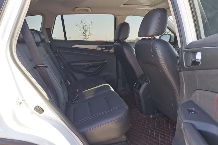 Used CHANGAN CS75 2015 1.8T Automatic All-Wheel Drive Elite Version China IV Standard Interior 6