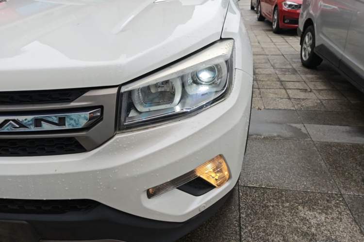 Used CHANGAN CS75 2015 1.8T Automatic All-Wheel Drive Elite Version China IV Standard Left Front Headlight