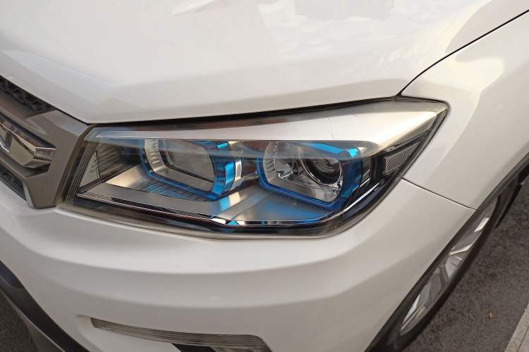 Used CHANGAN CS75 2015 1.8T Automatic All-Wheel Drive Elite Version China IV Standard Left Front Headlight