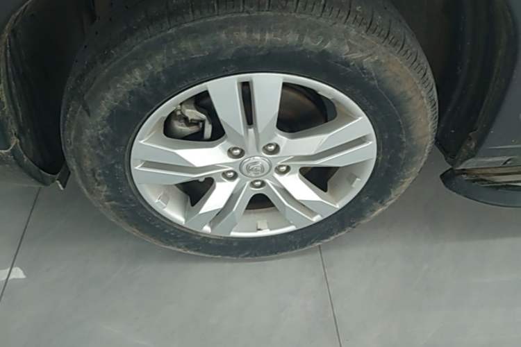 Used CHANGAN CS75 2015 1.8T Automatic All-Wheel Drive Elite Version China IV Standard Left Front Wheel Hub