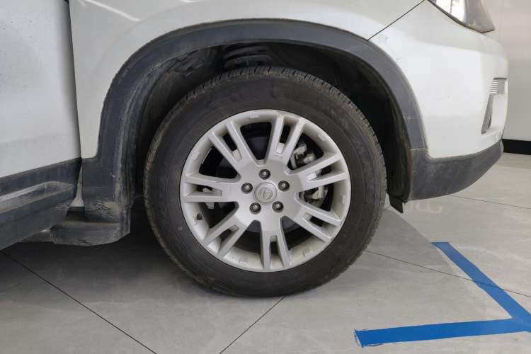 Used CHANGAN CS75 2015 1.8T Automatic 4x4 Prestige Model China IV Standard Left Front Wheel Hub
