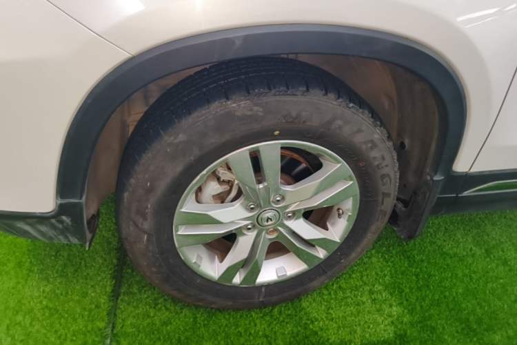 Used CHANGAN CS75 2015 1.8T Automatic 4x4 Elite Model China V Standard Left Front Wheel Hub