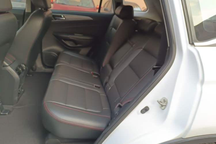 Used CHANGAN CS75 2015 1.8T Automatic All-Wheel Drive Elite Version China IV Standard Left Rear Seat
