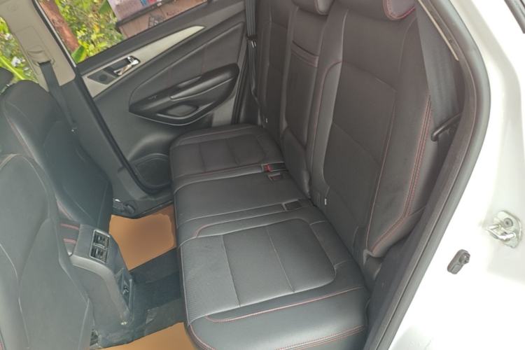 Used CHANGAN CS75 2015 1.8T Automatic All-Wheel Drive Elite Version China IV Standard Left Rear Seat
