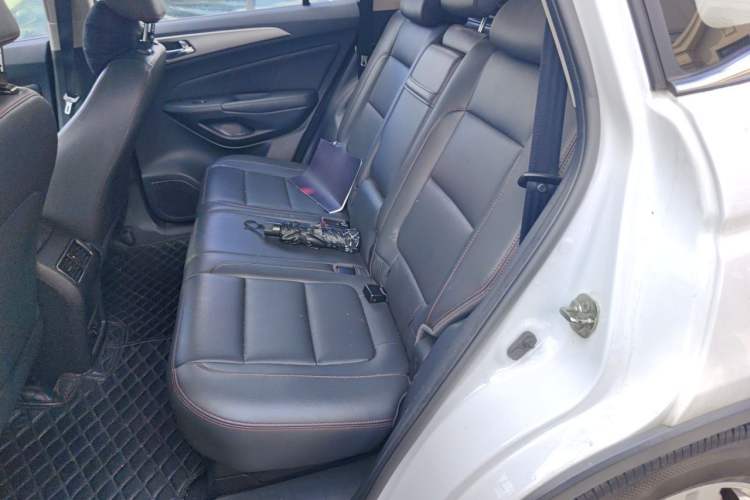 Used CHANGAN CS75 2015 1.8T Automatic All-Wheel Drive Elite Version China IV Standard Left Rear Seat