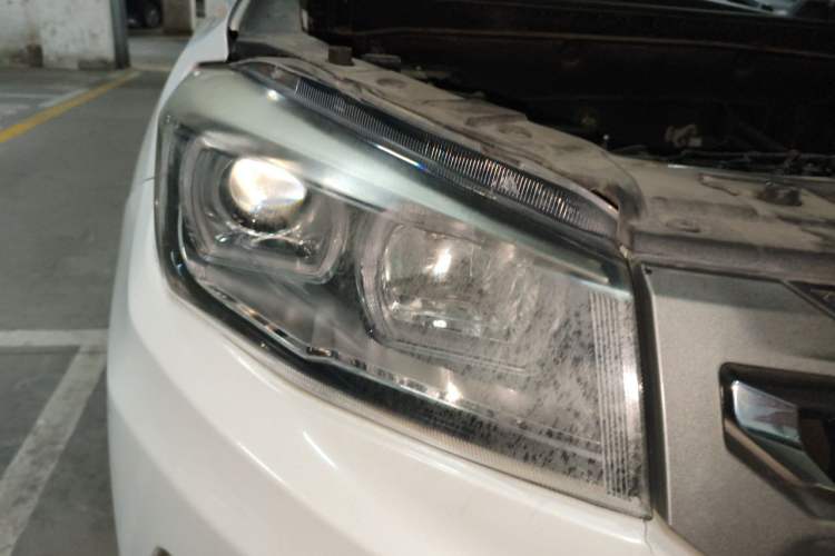 Used CHANGAN CS75 2015 1.8T Automatic 4x4 Prestige Model China V Emission Standard Right Front Headlight
