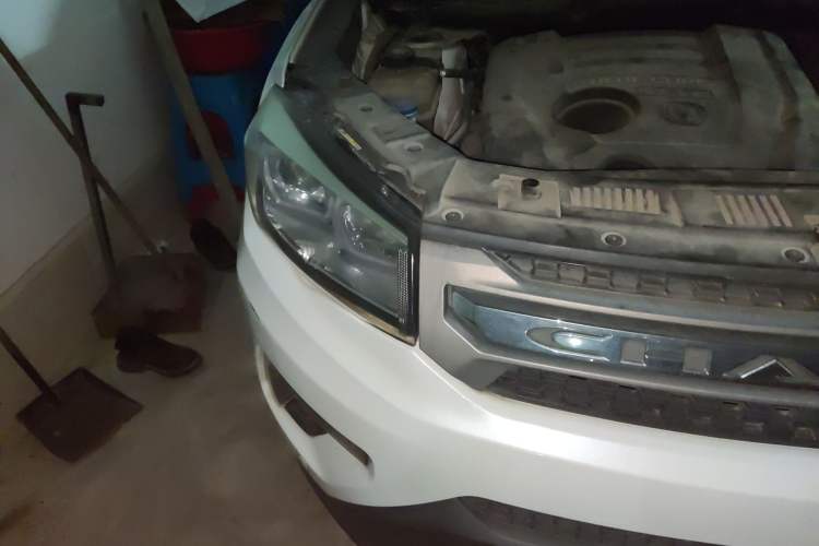 Used CHANGAN CS75 2015 1.8T Automatic 4x4 Prestige Model China V Emission Standard Right Front Headlight
