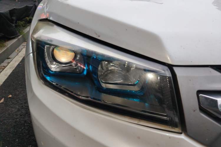 Used CHANGAN CS75 2015 1.8T Automatic 4x4 Elite Model China V Standard Right Front Headlight