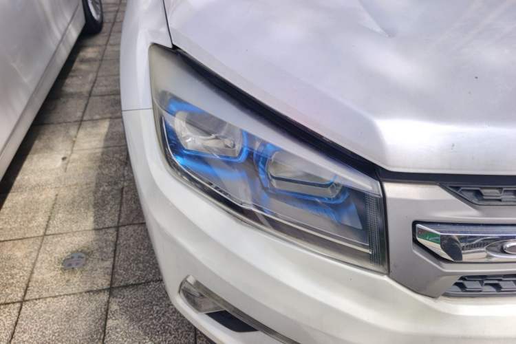 Used CHANGAN CS75 2015 1.8T Automatic All-Wheel Drive Elite Version China IV Standard Right Front Headlight