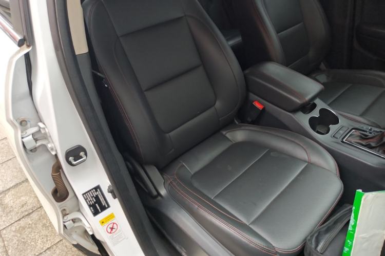 Used CHANGAN CS75 2015 1.8T Automatic All-Wheel Drive Elite Version China IV Standard Right Front Seat