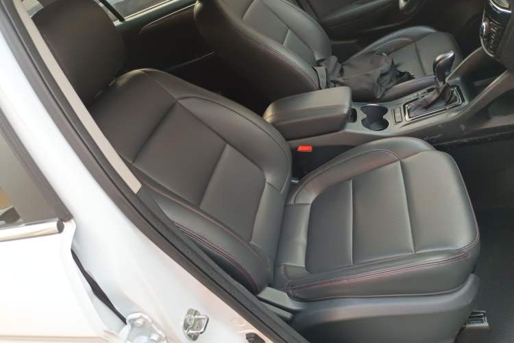 Used CHANGAN CS75 2015 1.8T Automatic All-Wheel Drive Elite Version China IV Standard Right Front Seat