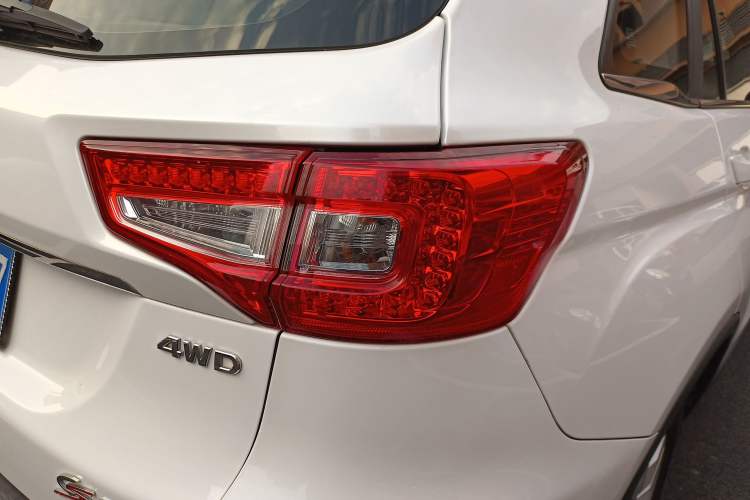 Used CHANGAN CS75 2015 1.8T Automatic All-Wheel Drive Elite Version China IV Standard Right Rear Taillight