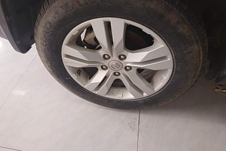 Used CHANGAN CS75 2015 1.8T Automatic All-Wheel Drive Elite Version China IV Standard Right Rear Wheel Hub