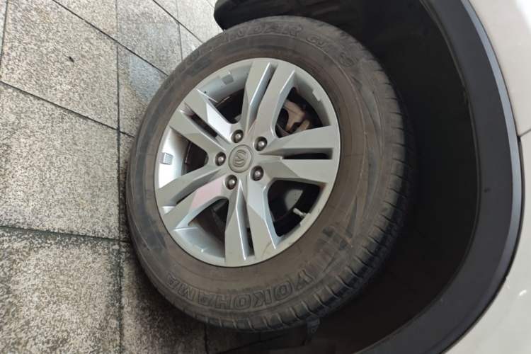 Used CHANGAN CS75 2015 1.8T Automatic All-Wheel Drive Elite Version China IV Standard Right Rear Wheel Hub