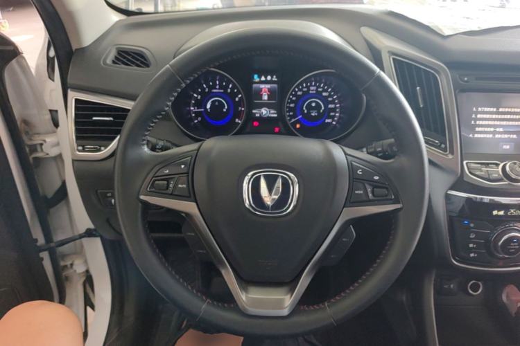 Used CHANGAN CS75 2015 1.8T Automatic All-Wheel Drive Elite Version China IV Standard Steering Wheel