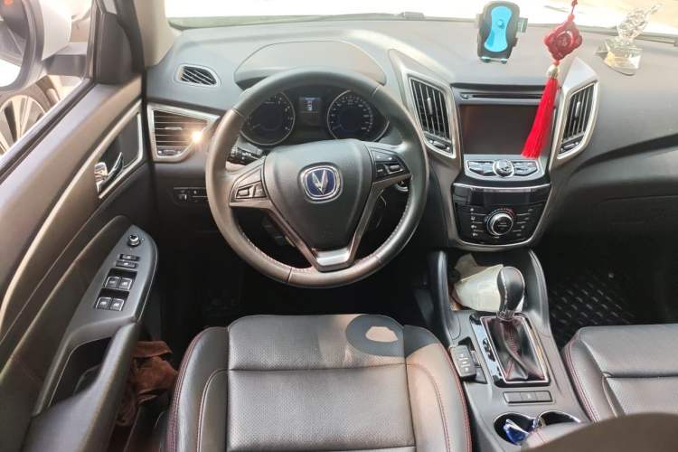 Used CHANGAN CS75 2015 1.8T Automatic 4x4 Elite Model China V Standard Steering Wheel