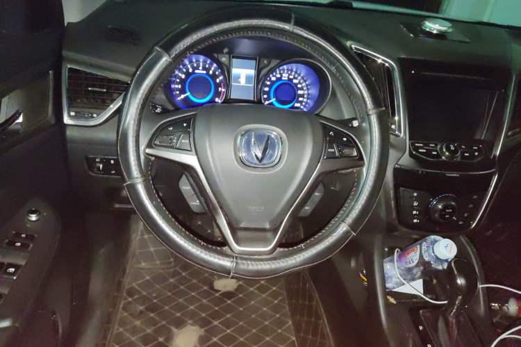 Used CHANGAN CS75 2015 1.8T Automatic 4x4 Prestige Model China V Emission Standard Steering Wheel
