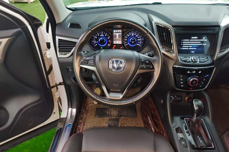 Used CHANGAN CS75 2015 1.8T Automatic 4x4 Elite Model China V Standard Steering Wheel