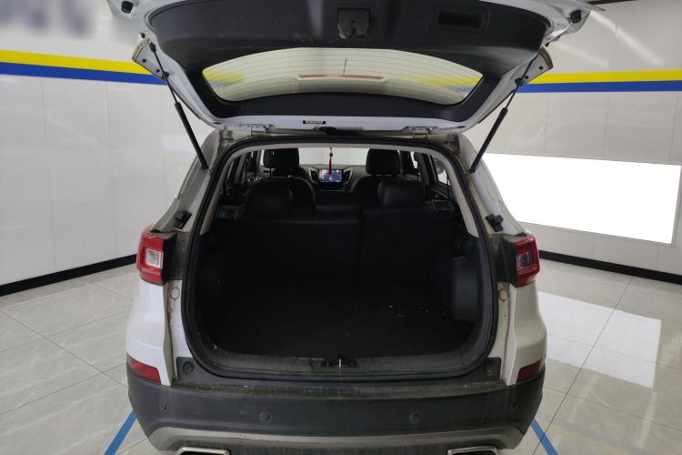 Used CHANGAN CS75 2015 1.8T Automatic 4x4 Prestige Model China IV Standard Trunk