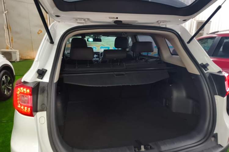 Used CHANGAN CS75 2015 1.8T Automatic 4x4 Elite Model China V Standard Trunk