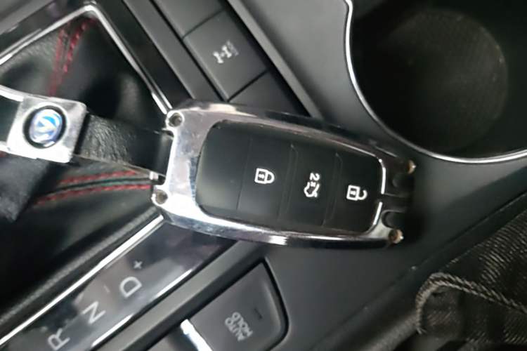 Used CHANGAN CS75 2015 1.8T Automatic All-Wheel Drive Elite Version China IV Standard Vehicle Key