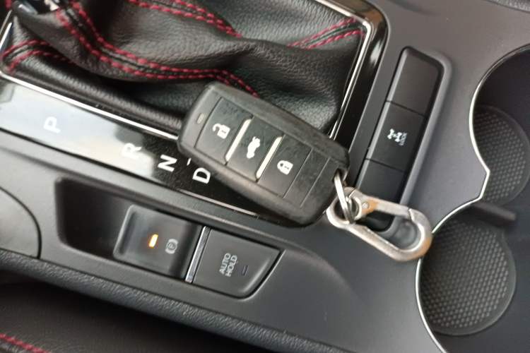 Used CHANGAN CS75 2015 1.8T Automatic All-Wheel Drive Elite Version China IV Standard Vehicle Key