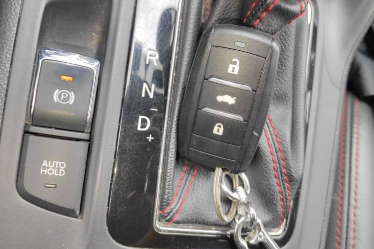 Used CHANGAN CS75 2015 1.8T Automatic 4x4 Prestige Model China V Emission Standard Vehicle Key