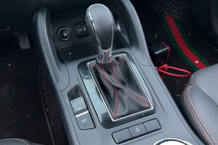 Used CHANGAN CS75 2015 1.8T Automatic All-Wheel Drive Elite Version China IV Standard Gear Lever