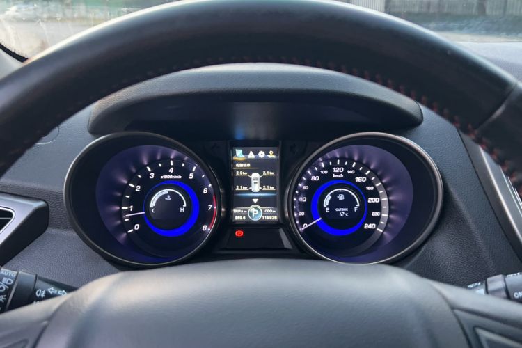 Used CHANGAN CS75 2015 1.8T Automatic All-Wheel Drive Elite Version China IV Standard Instrument Cluster