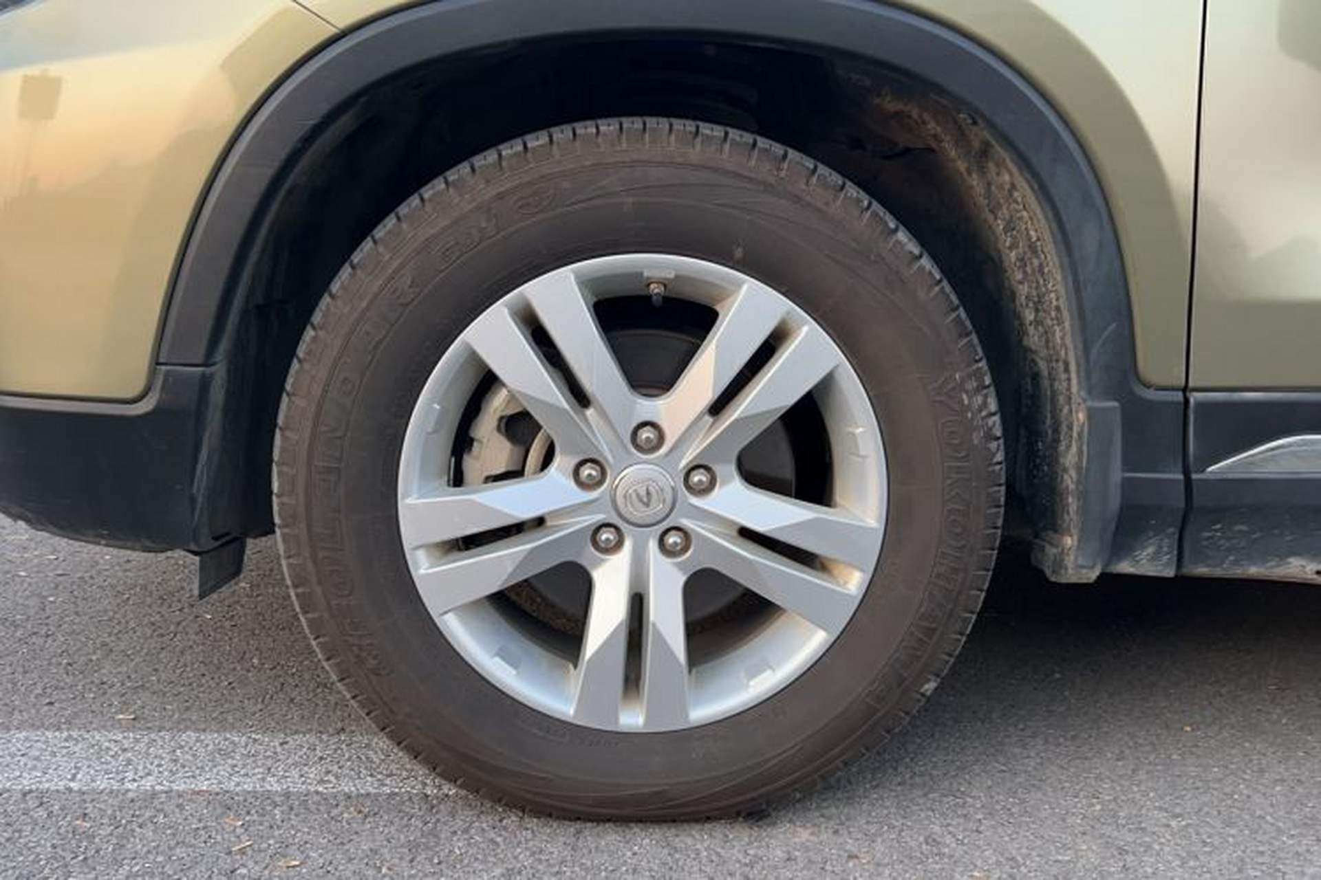 Used CHANGAN CS75 2015 1.8T Automatic All-Wheel Drive Elite Version China IV Standard Left Front Wheel Hub