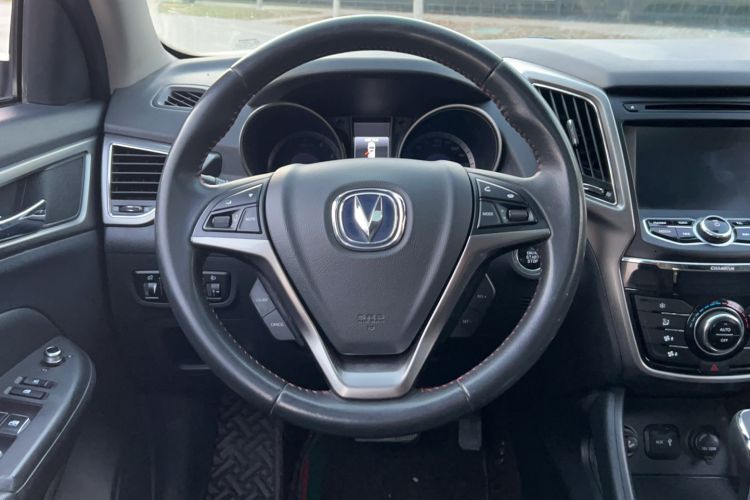 Used CHANGAN CS75 2015 1.8T Automatic All-Wheel Drive Elite Version China IV Standard Steering Wheel