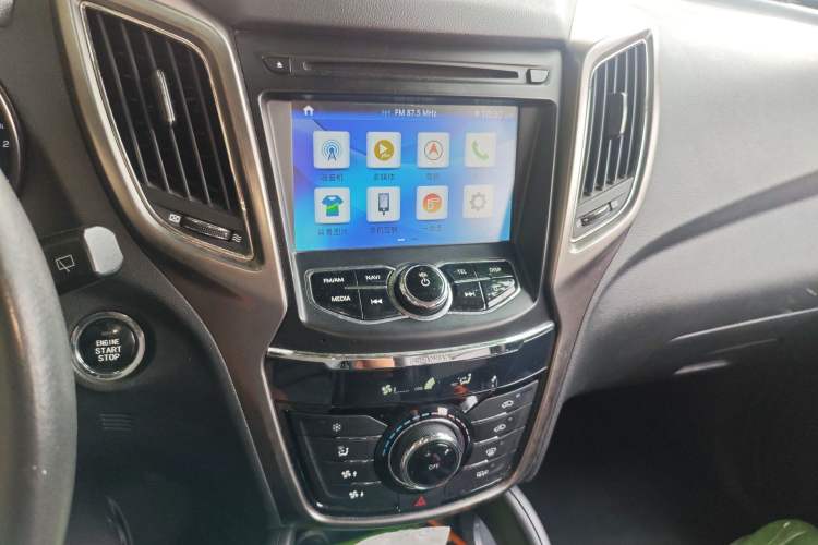 Used CHANGAN CS75 2016 2.0L Manual Luxury Version China V Standard Audio And AC Panel