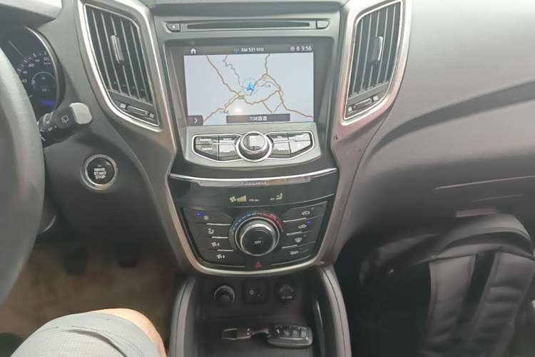 Used CHANGAN CS75 2016 2.0L Manual Luxury Version China V Standard Audio And AC Panel