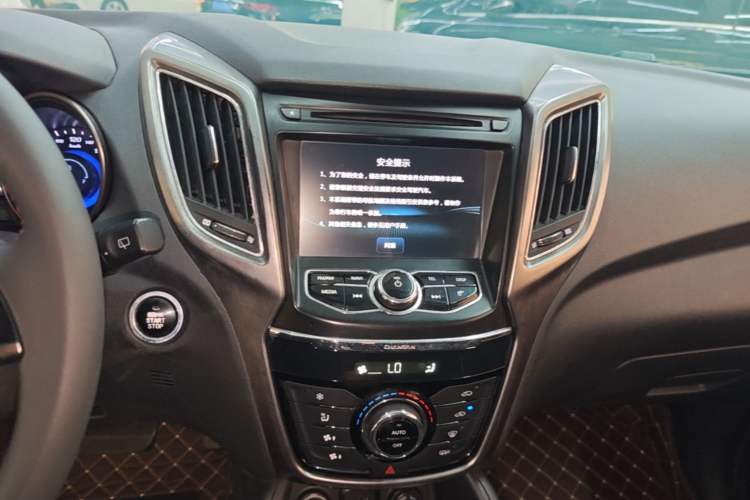 Used CHANGAN CS75 2016 1.8T Automatic Elite Model China IV Standard Audio And AC Panel