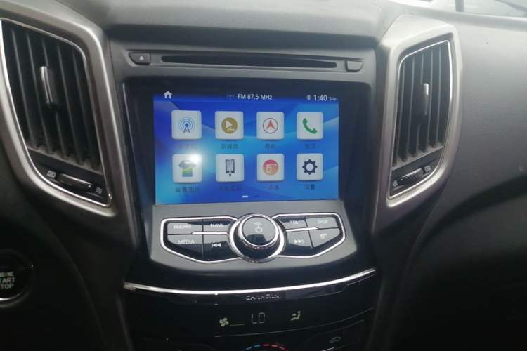Used CHANGAN CS75 2016 1.8T Automatic Elite Model China V Standard Audio And AC Panel