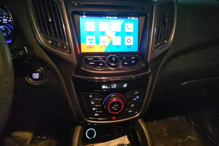 Used CHANGAN CS75 2016 1.8T Automatic Elite Model China V Standard Audio And AC Panel