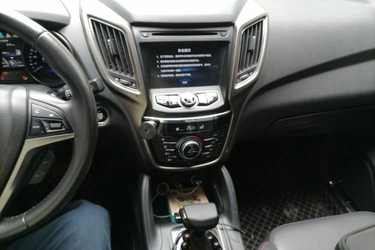 Used CHANGAN CS75 2016 1.8T Automatic Elite Model China V Standard Audio And AC Panel