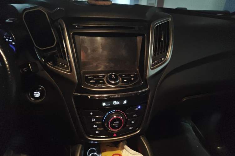 Used CHANGAN CS75 2016 1.8T Automatic Elite Model China IV Standard Audio And AC Panel