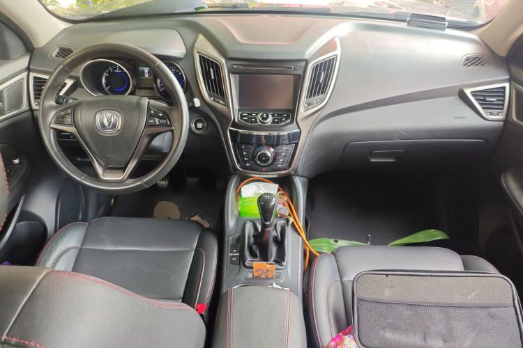Used CHANGAN CS75 2016 2.0L Manual Luxury Version China V Standard Center Console